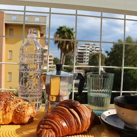 Hotel apartamentowy Otium Casa Vacanze-servizio Incluso A 250 Mt-struttura Pet Friendly 4*