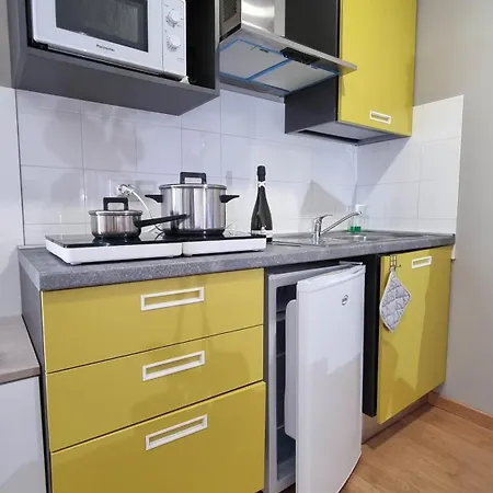 Otium Casa Vacanze-servizio Incluso A 250 Mt-struttura Pet Friendly Hotel apartamentowy 4*