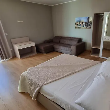 Otium Casa Vacanze-servizio Incluso A 250 Mt-struttura Pet Friendly Giulianova